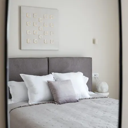 Apartment Refined & Spacious 3-bedroom Flat Near Cismigiu, Balcony With Boulevard Views Bucharest