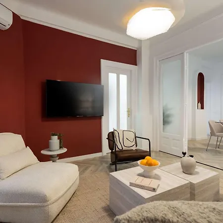 Refined & Spacious 3-bedroom Flat Near Cismigiu, Balcony With Boulevard Views Apartment *