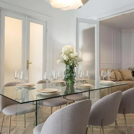 Apartment Refined & Spacious 3-bedroom Flat Near Cismigiu, Balcony With Boulevard Views