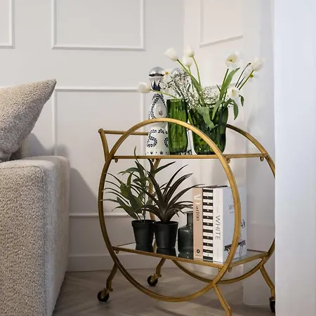 Elegant 3br Retreat - Steps Away Cismigiu Gardens Apartment