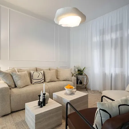 Refined & Spacious 3-bedroom Flat Near Cismigiu, Balcony With Boulevard Views