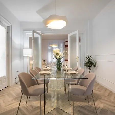 Apartment Elegant 3br Retreat - Steps Away Cismigiu Gardens