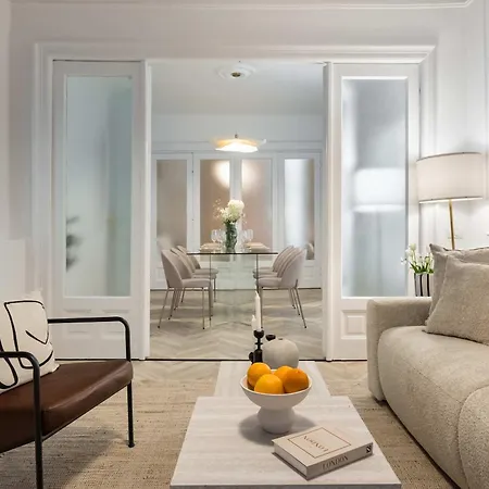 Refined & Spacious 3-bedroom Flat Near Cismigiu, Balcony With Boulevard Views